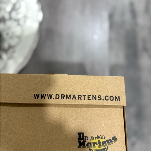 DR. MARTENS WOMEN'S 1460 W PATENT LEATHER FASHION BOOT - SIZE: WOMEN 9. Black - Picture 9 of 14